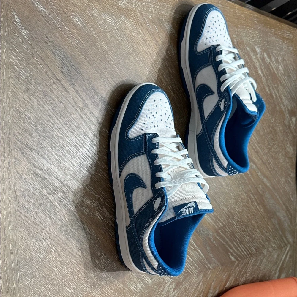 Nike Blue and White Athletic Shoes - Picture 3 of 6